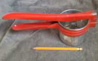 VINTAGE RED HANDLE POTATO RICER - Photo 4 of 5