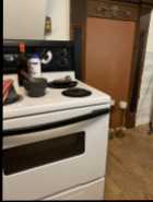 White Kenmore stove - Photo 1 of 2