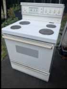 White Westinghouse Stove/Oven - Photo 3 of 4