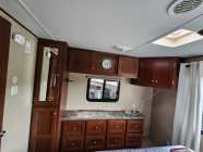 ZINGER TRAVEL TRAILER 29ft - Photo 7 of 10